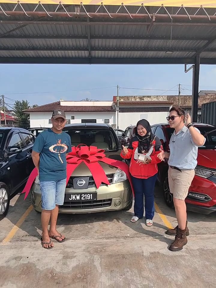 Penyerahan Nissan Grand Livina 1.6 (A) 2008 kepada Cik Aida